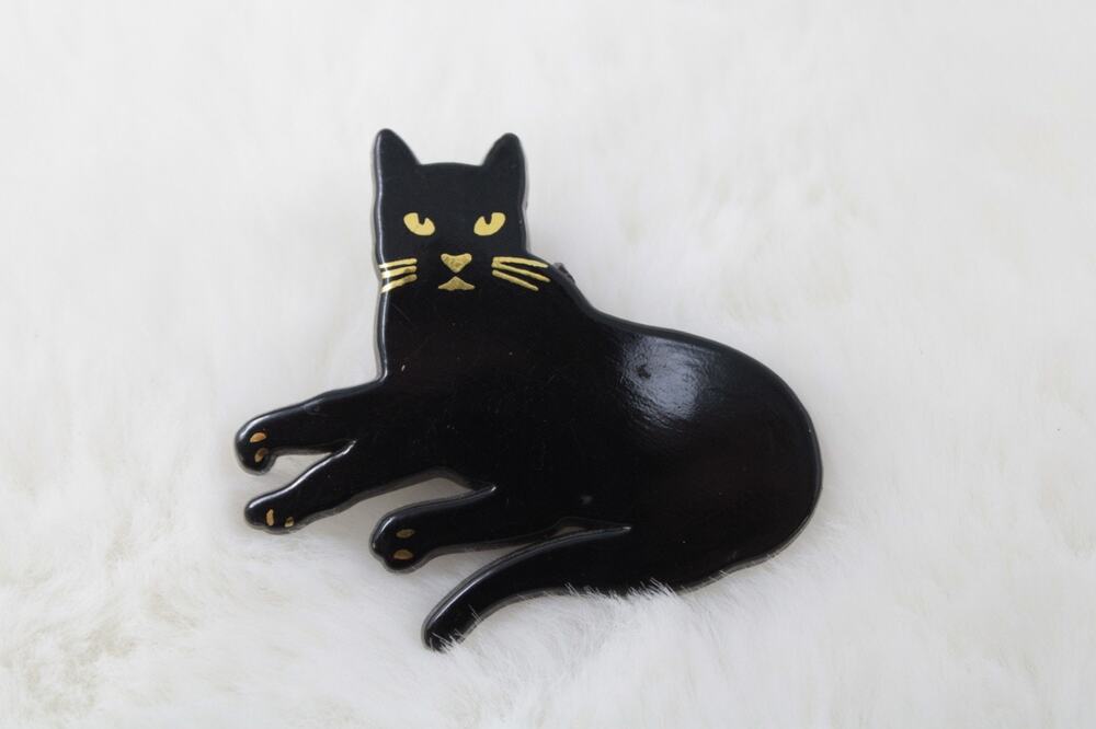 Black Cat Gold Whiskers Lapel Pin Witch Familiar Animal Spirit Guide Halloween